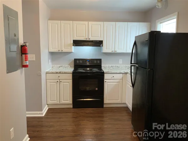 $1,200 | 206 West 15th Street, Unit 8, Newton, NC 28658