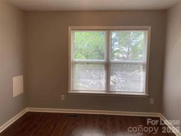 $1,200 | 206 West 15th Street, Unit 8, Newton, NC 28658