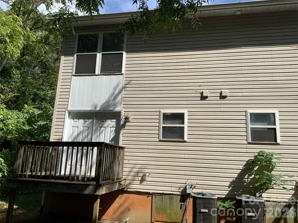 $1,200 | 206 West 15th Street, Unit 8, Newton, NC 28658