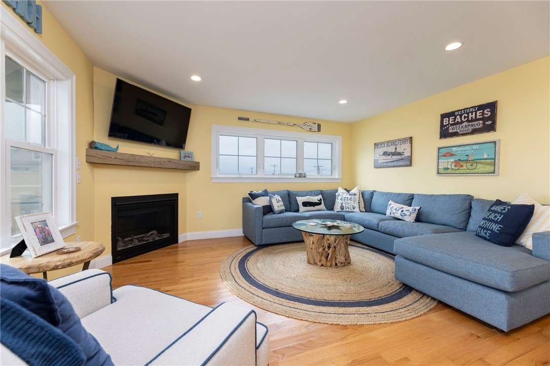 457 Atlantic Avenue Westerly, RI 02891 - Photo 15 of 40