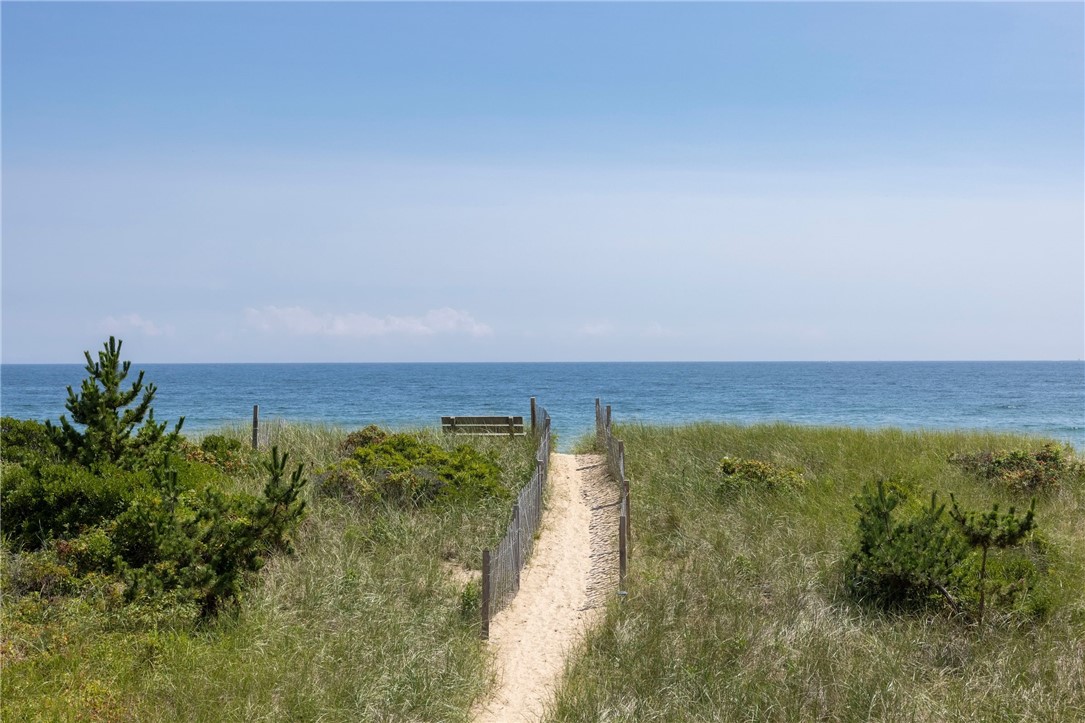 457 Atlantic Avenue Westerly, RI 02891 - Photo 4 of 40