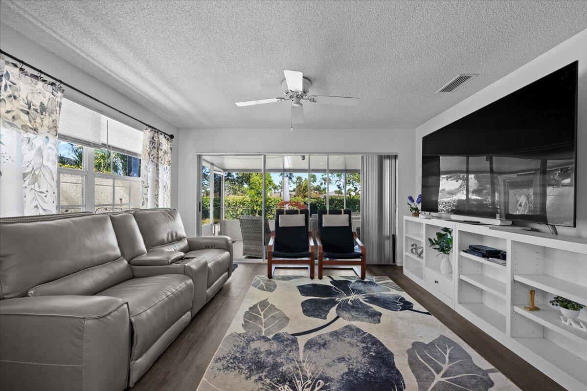 205 Brier Circle Jupiter, FL 33458 - Photo 20 of 41 21-LUX_4610