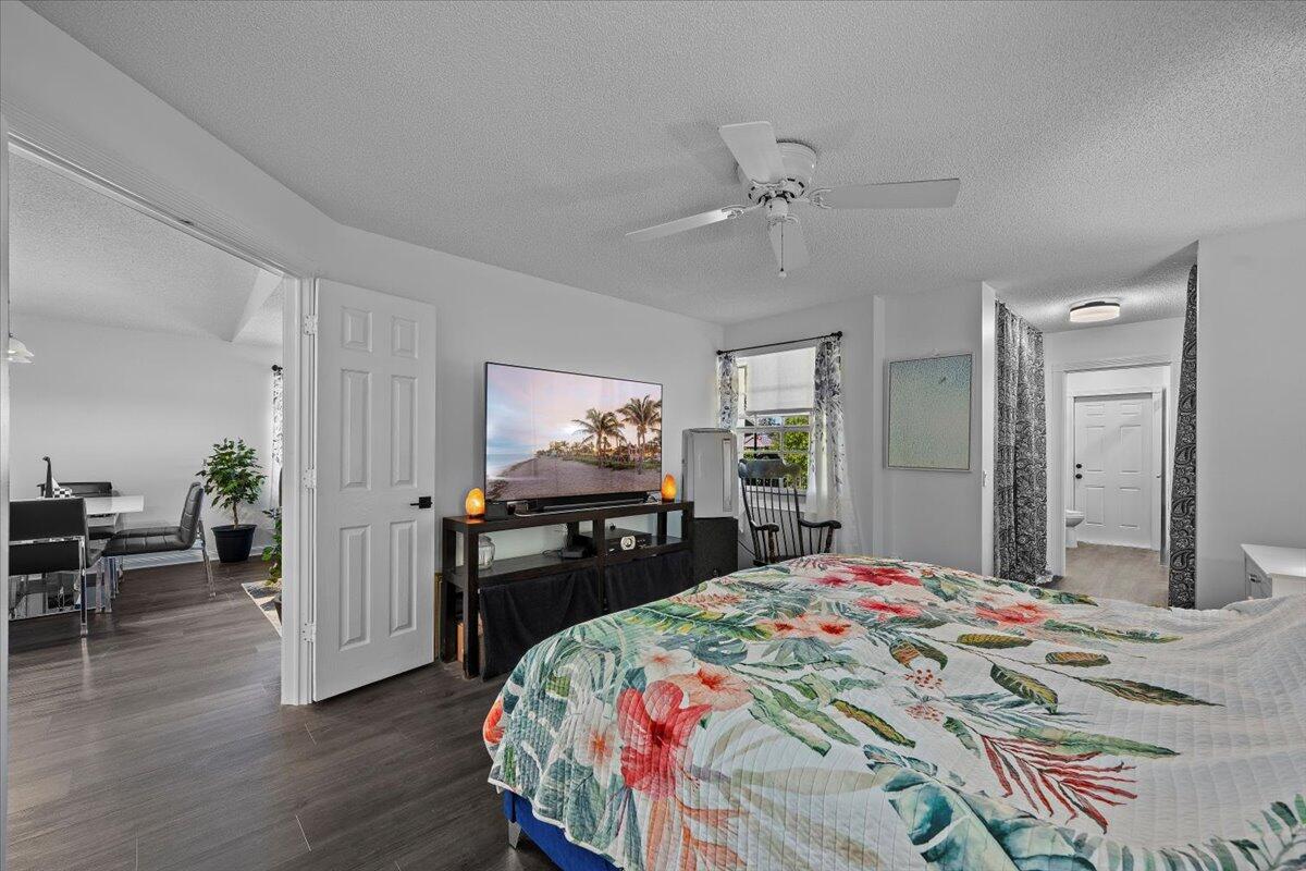 205 Brier Circle Jupiter, FL 33458 - Photo 27 of 41 28-LUX_4625.jpg1
