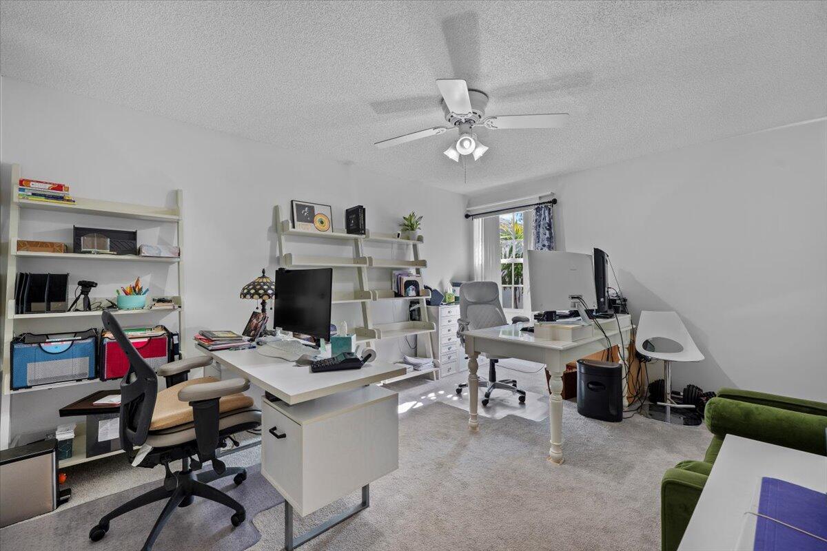 205 Brier Circle Jupiter, FL 33458 - Photo 32 of 41 33-LUX_4660