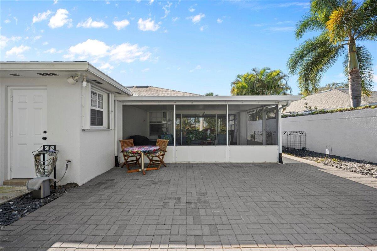 205 Brier Circle Jupiter, FL 33458 - Photo 36 of 41 37-LUX_4680