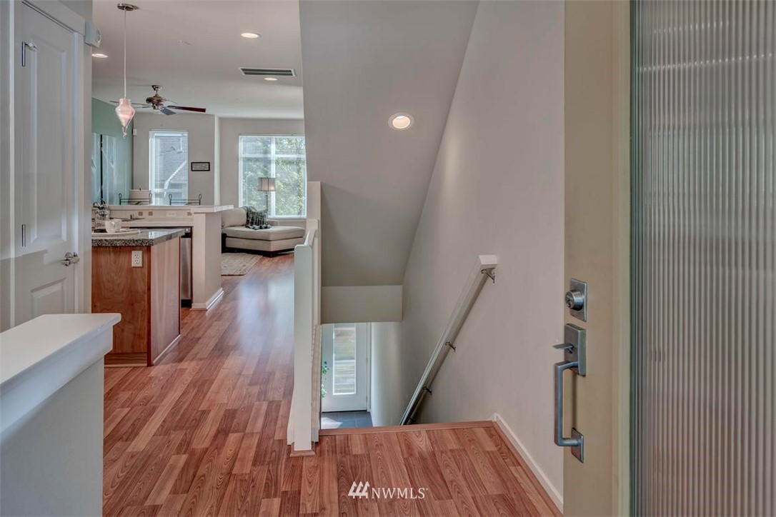 131 Sky Ridge Road Northwest, Unit 105 Issaquah, WA 98027 - Photo 3 of 24