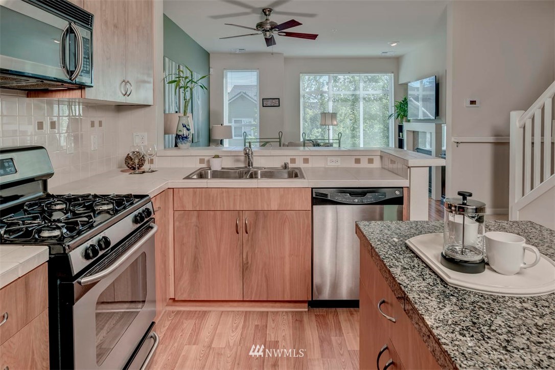 131 Sky Ridge Road Northwest, Unit 105 Issaquah, WA 98027 - Photo 6 of 24
