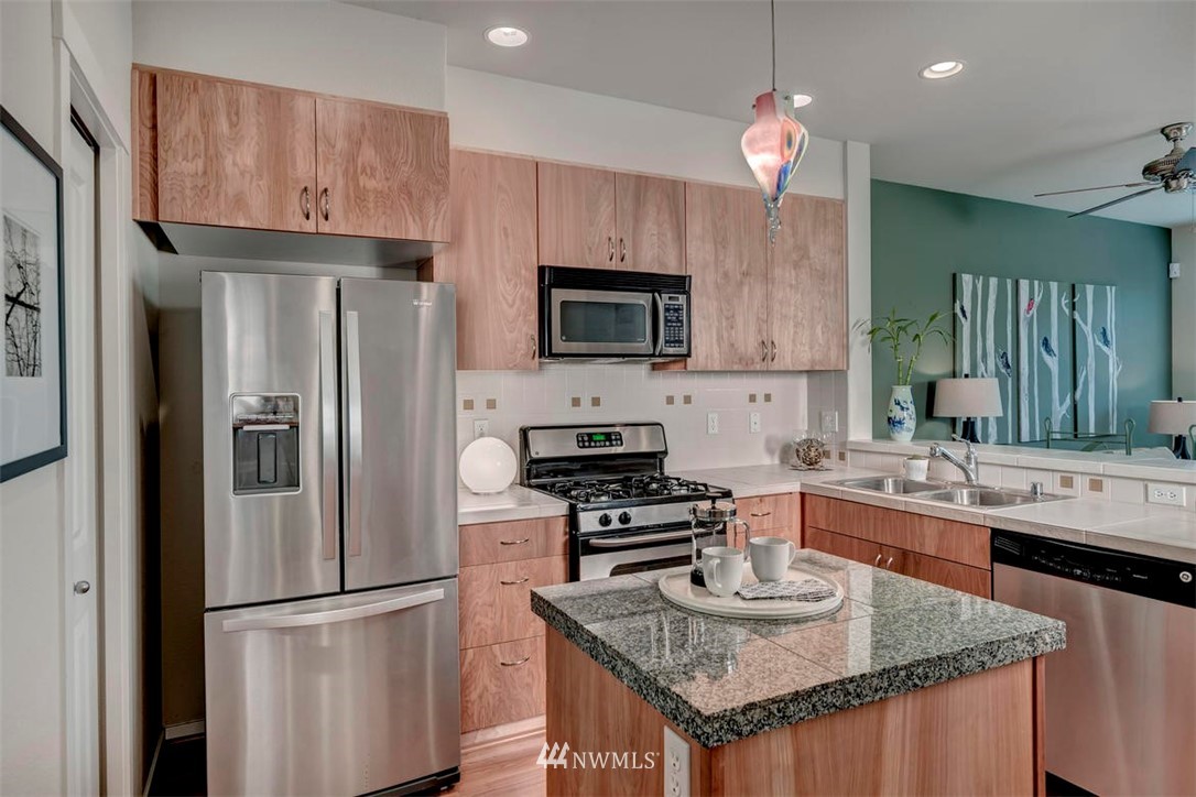 131 Sky Ridge Road Northwest, Unit 105 Issaquah, WA 98027 - Photo 7 of 24