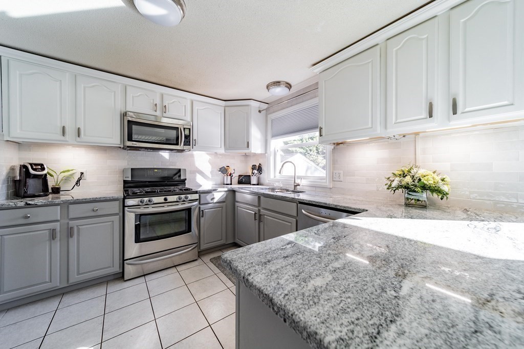 24 County Road Holyoke, MA 01040 - Photo 9 of 42
