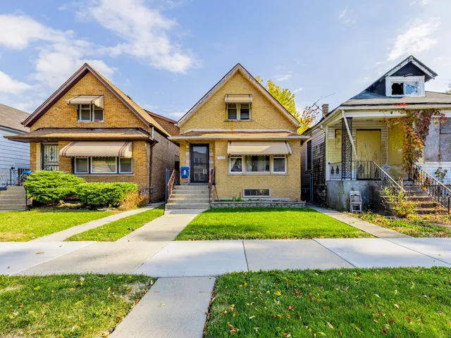 $140,000 | 6519 South Oakley Avenue, Chicago, IL 60636