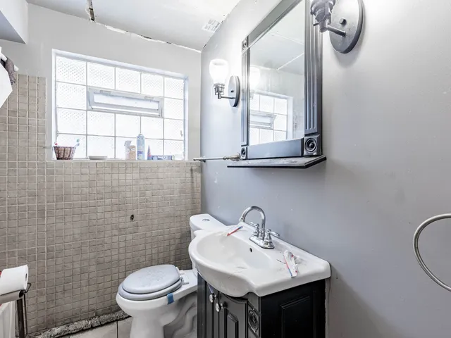 $140,000 | 6519 South Oakley Avenue, Chicago, IL 60636