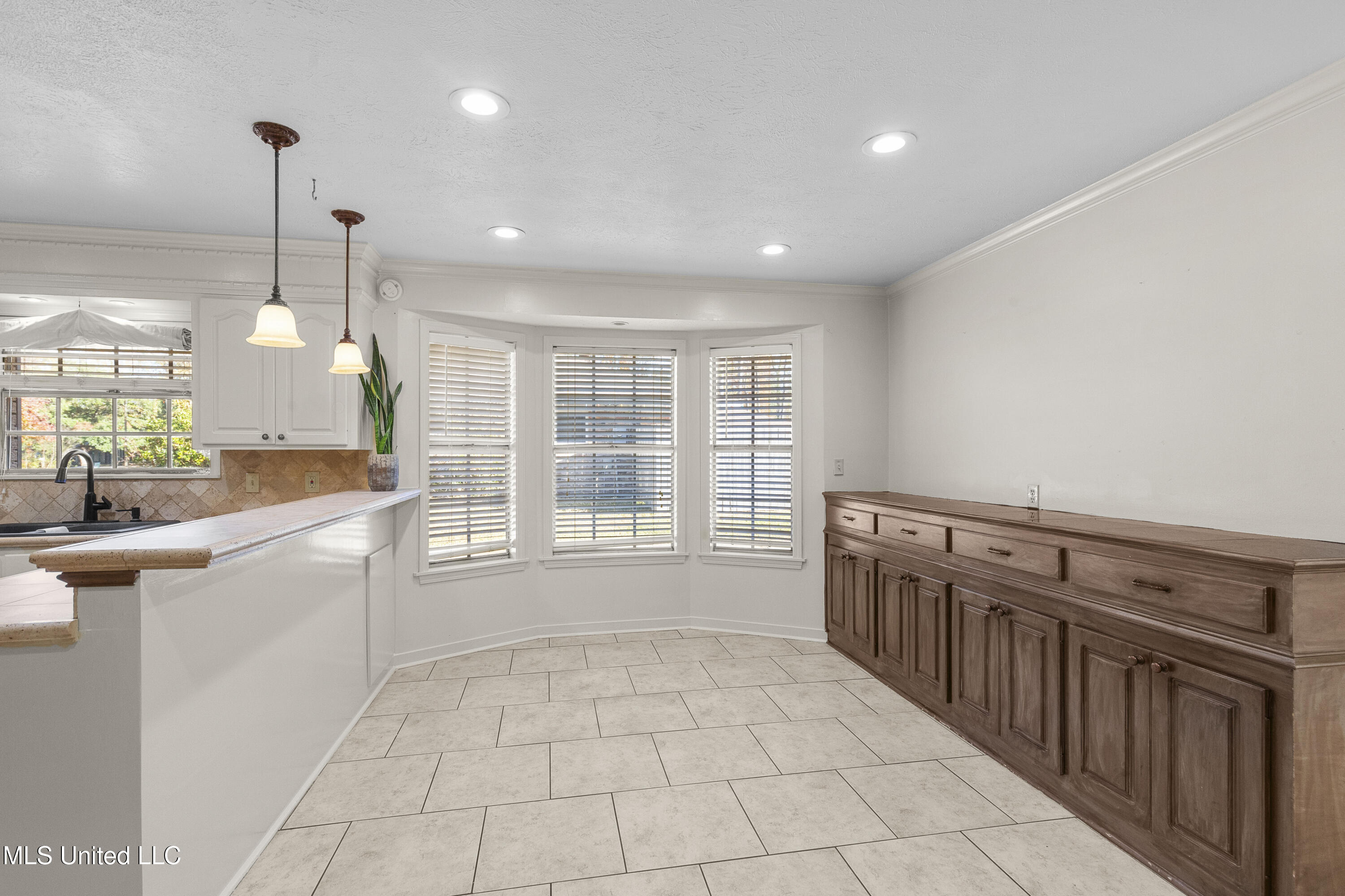 602 Audubon Point Drive Brandon, MS 39047 - Photo 18 of 75 Breakfast area