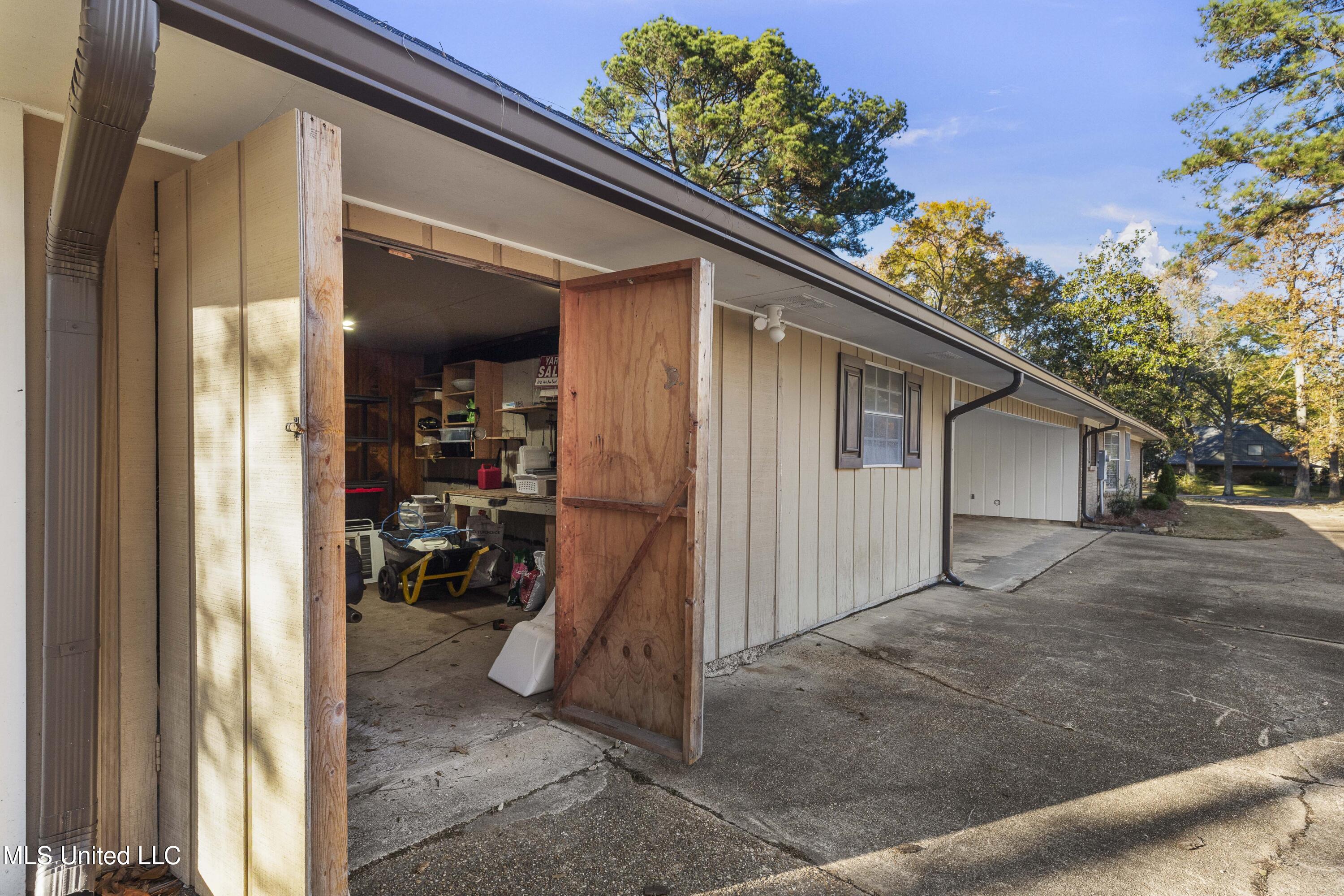 602 Audubon Point Drive Brandon, MS 39047 - Photo 65 of 75 3rd storage endless possibilities