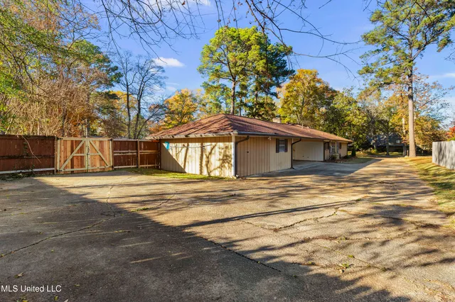$339,900 | 602 Audubon Point Drive, Brandon, MS 39047