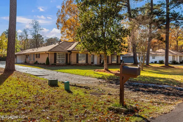 $339,900 | 602 Audubon Point Drive, Brandon, MS 39047