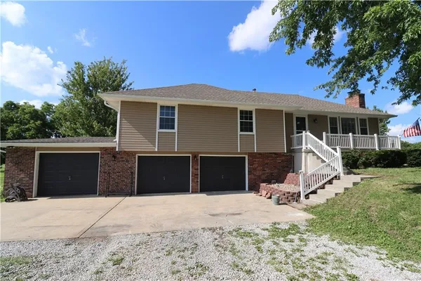 $495,000 | 10508 East 241st Terrace, Peculiar, MO 64078
