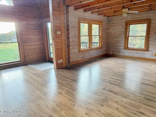 $349,900 | 799 Glass House Road, Helenwood, TN 37755