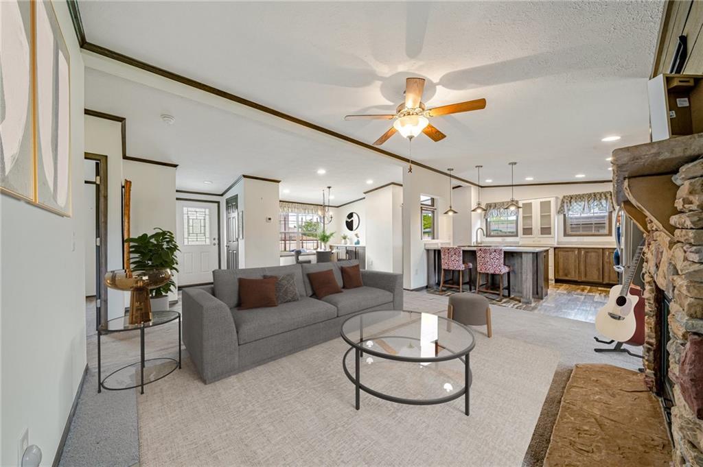 120 Buckeye Road Mount Pleasant, PA 15666 - Photo 6 of 26 View of the main living area