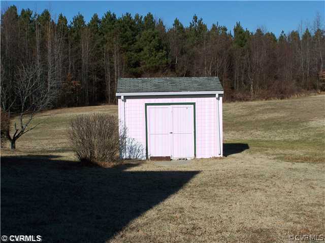 632 Laurel Springs Road Hustle, VA 22476 - Photo 4 of 11 Storage