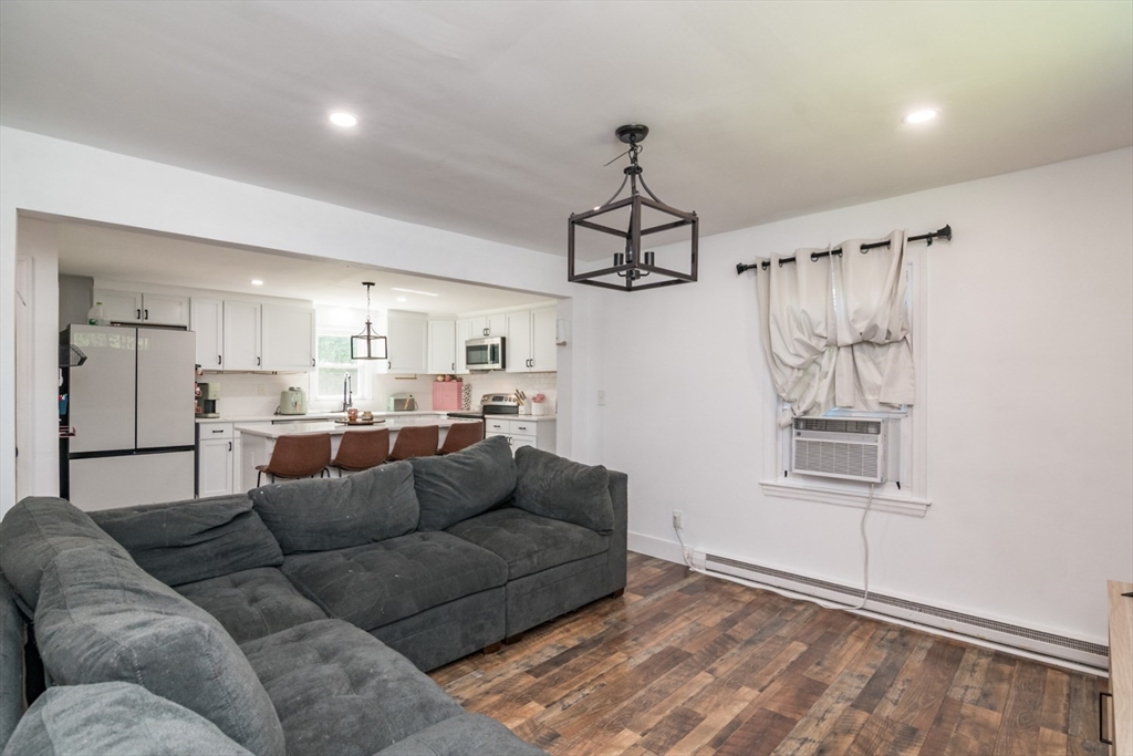 379 Roosevelt Avenue Springfield, MA 01118 - Photo 14 of 32