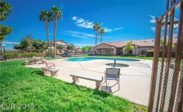 $1,389 | 1375 East Hacienda Avenue, Unit 211, Las Vegas, NV 89119