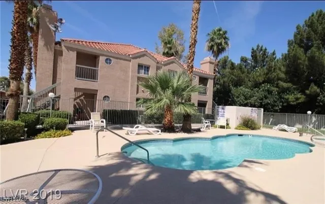 $1,389 | 1375 East Hacienda Avenue, Unit 211, Las Vegas, NV 89119