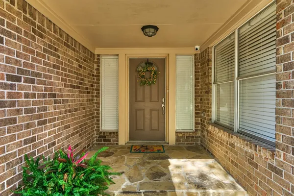 $2,200 | 42 Devonshire Drive, Conroe, TX 77304