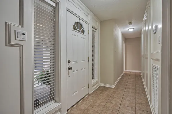 $2,200 | 42 Devonshire Drive, Conroe, TX 77304