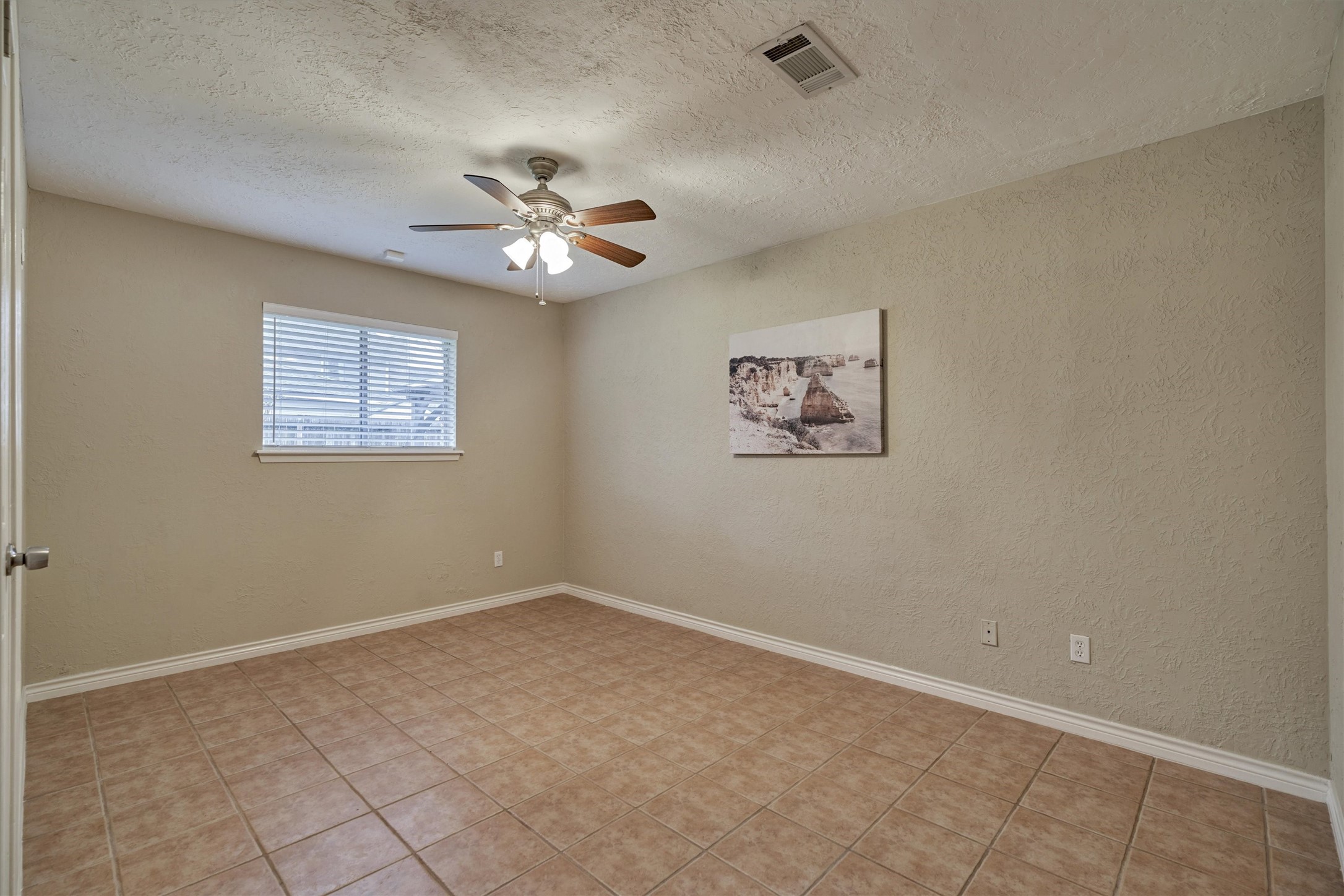 42 Devonshire Drive Conroe, TX 77304 - Photo 25 of 28 Bedroom #3