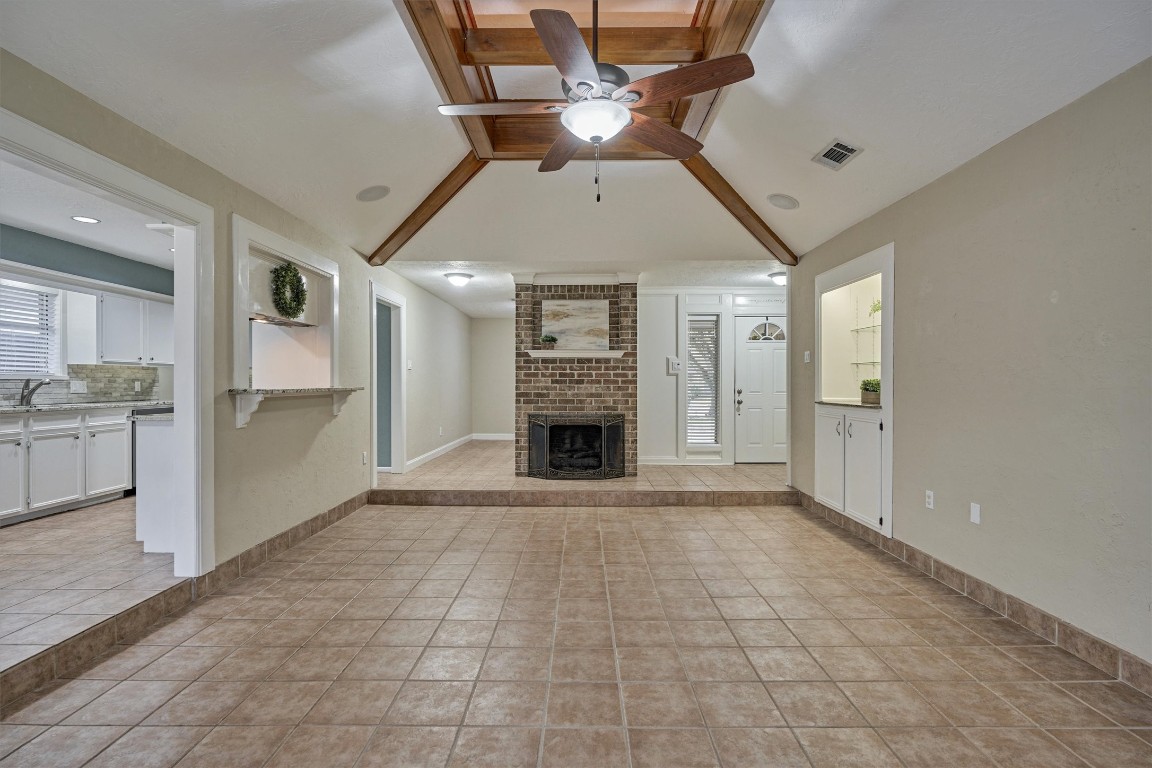 42 Devonshire Drive Conroe, TX 77304 - Photo 7 of 28 Family Room is open to Breakfast area/Kitchen
