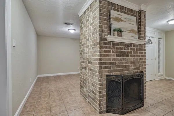 $2,200 | 42 Devonshire Drive, Conroe, TX 77304