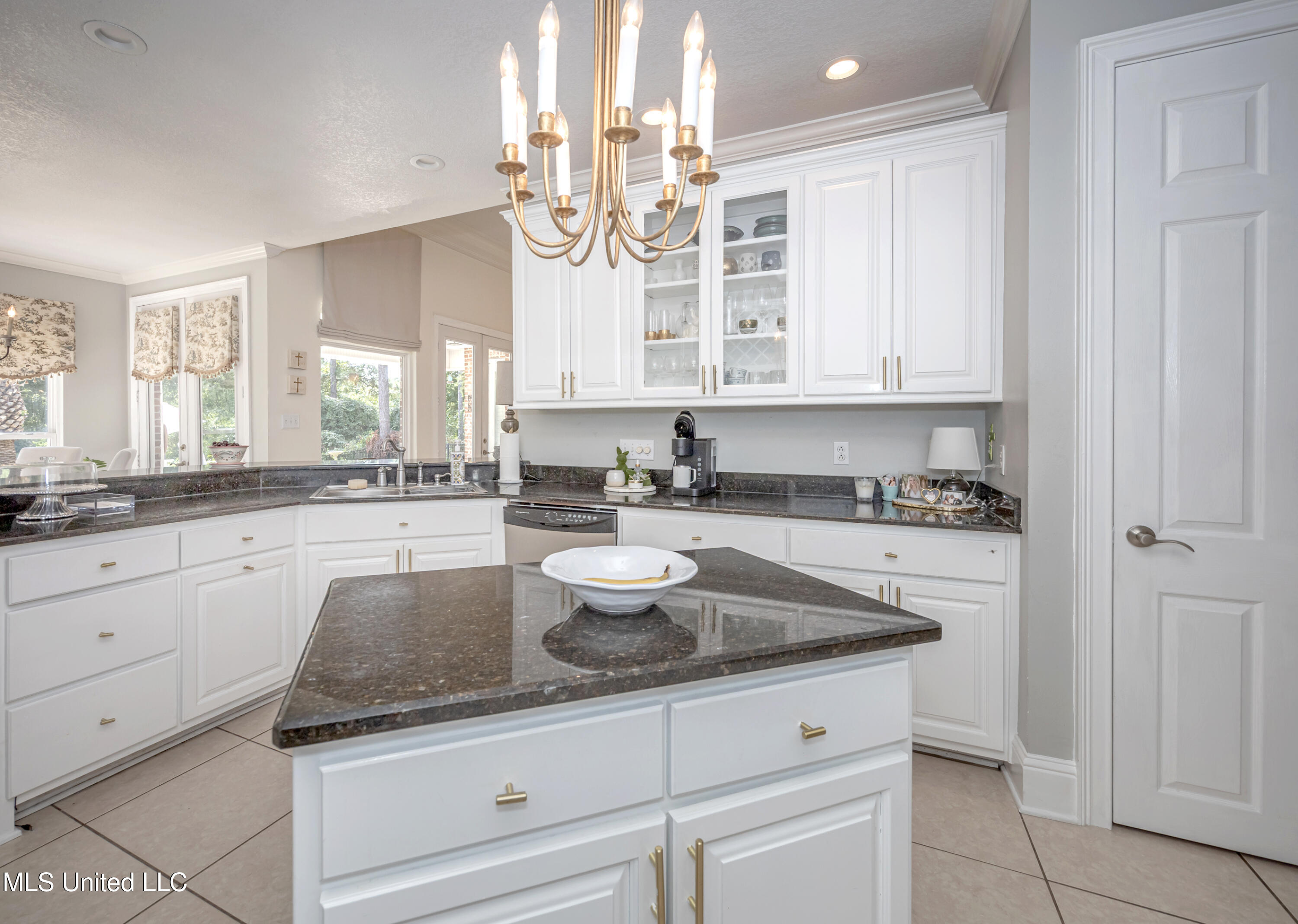 3709 Point Clear Drive Ocean Springs, MS 39564 - Photo 15 of 79 IMG_4732