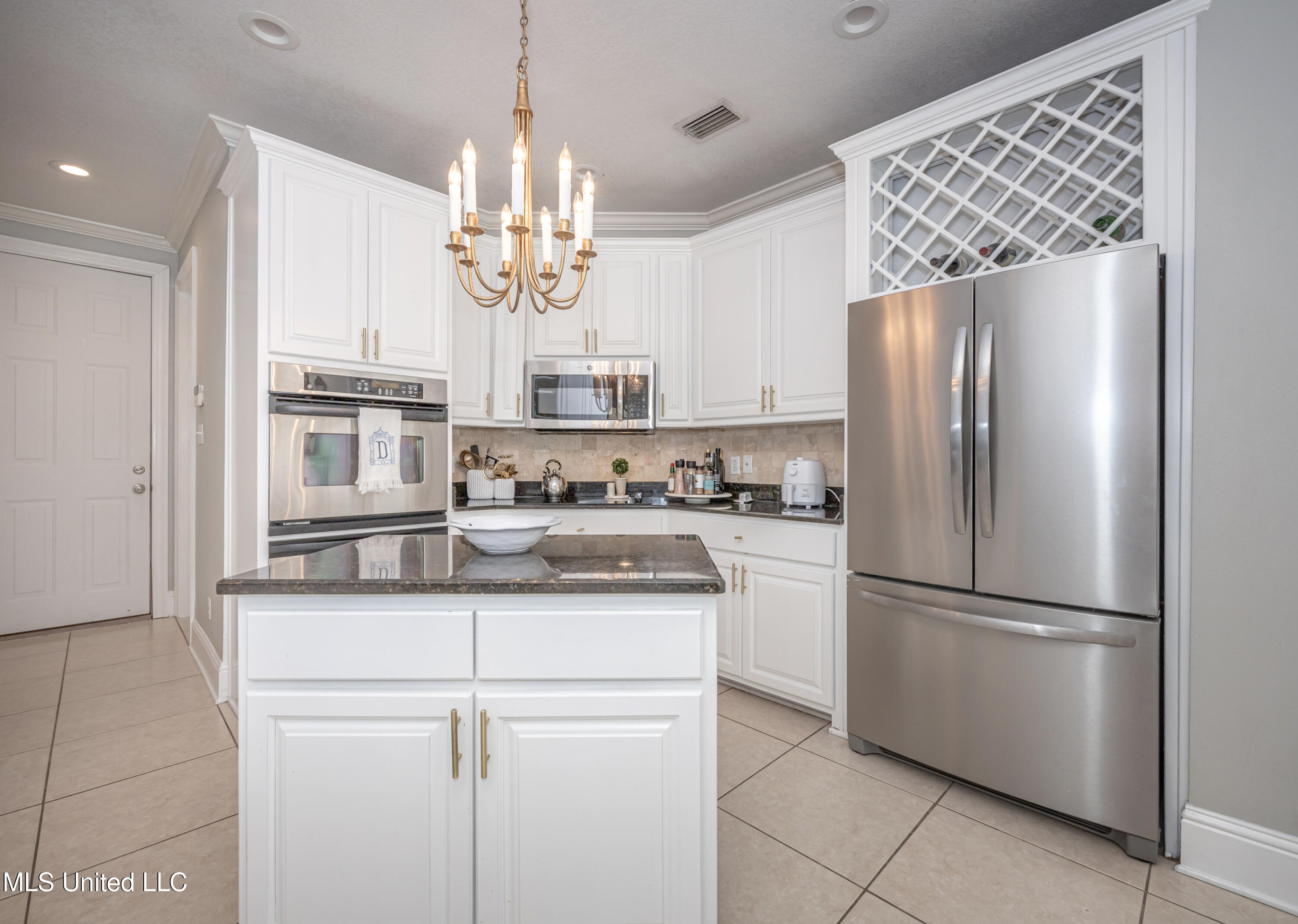 3709 Point Clear Drive Ocean Springs, MS 39564 - Photo 18 of 79 IMG_4730