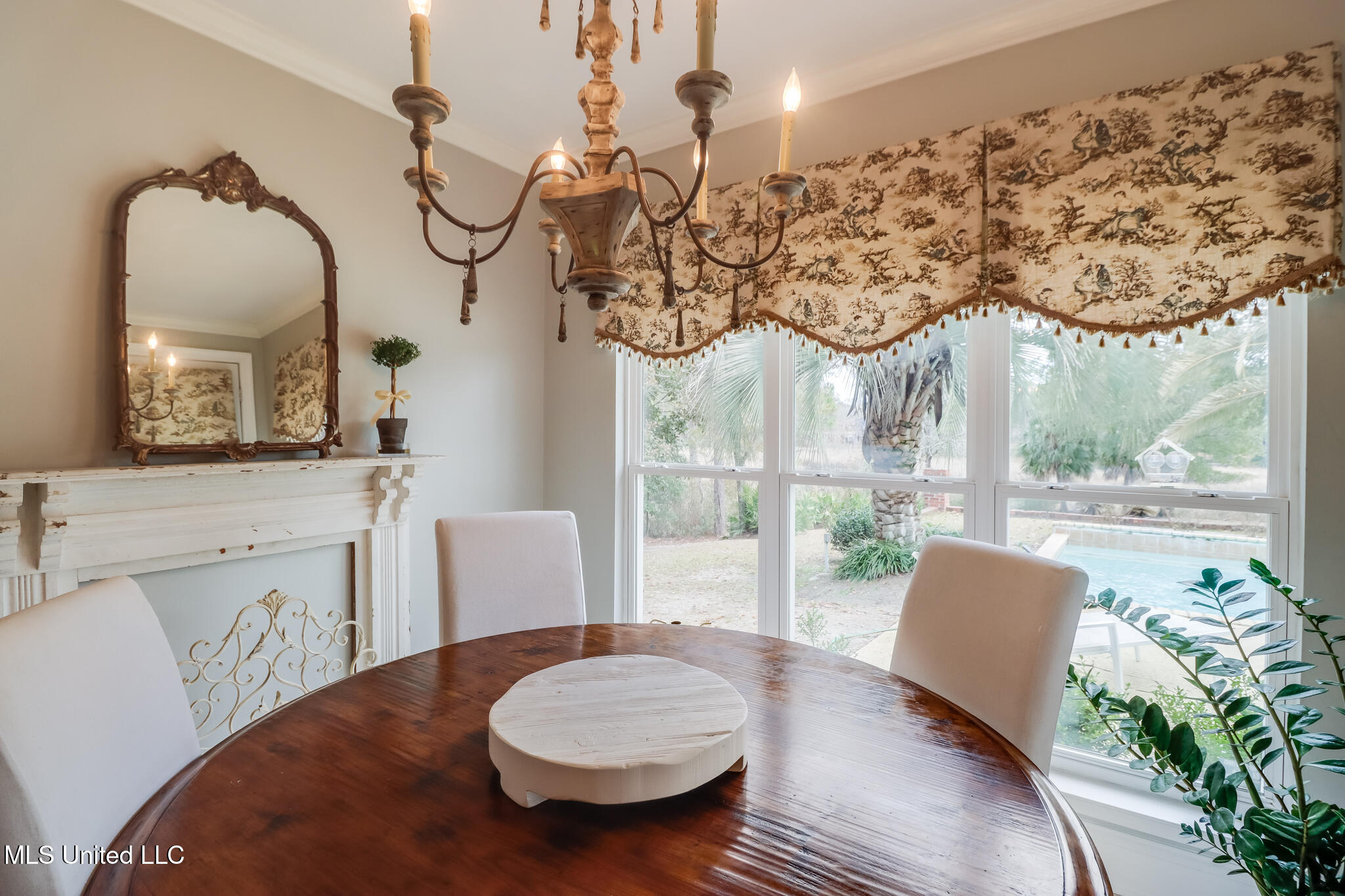 3709 Point Clear Drive Ocean Springs, MS 39564 - Photo 20 of 79 Point clear breakfast area 2