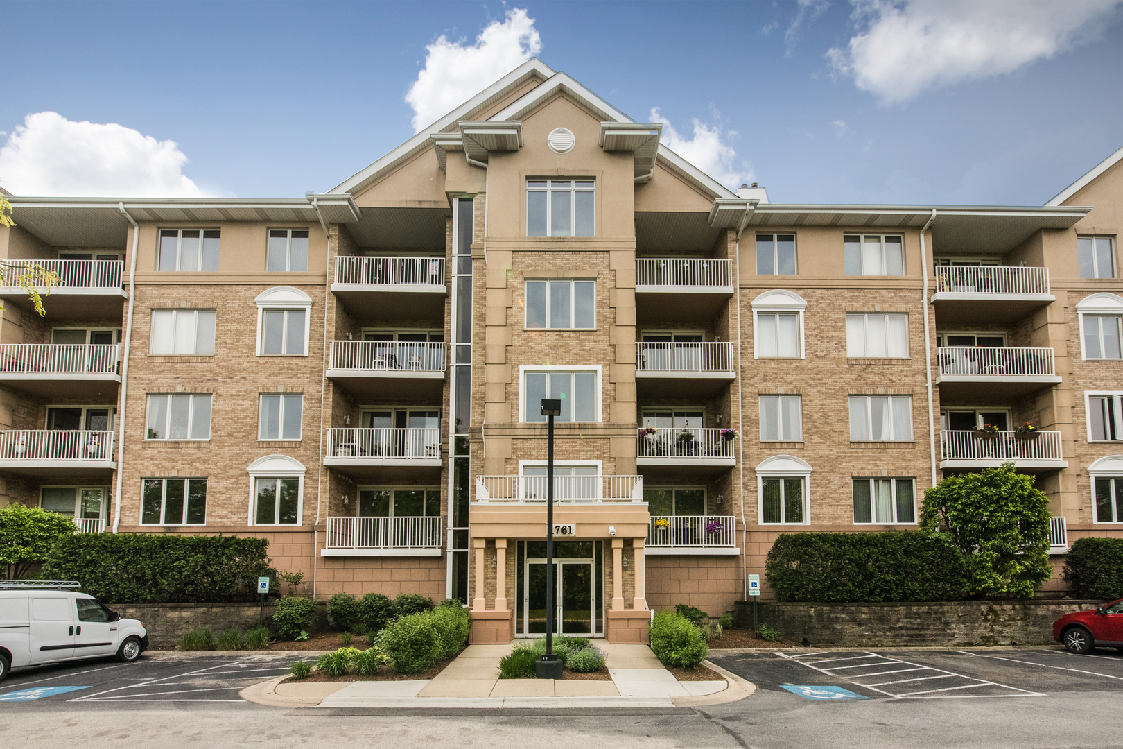 1761 Pavilion Way, Unit 402 Park Ridge, IL 60068 - Photo 1 of 29