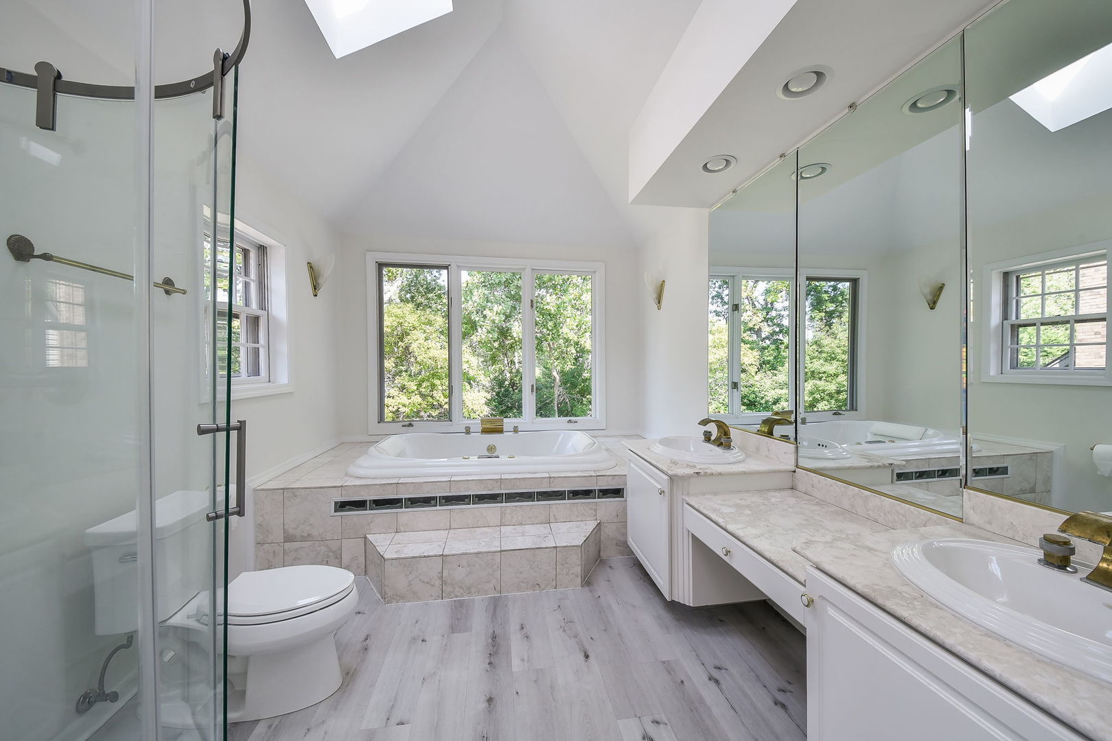 825 Biltmore Court Naperville, IL 60563 - Photo 19 of 45