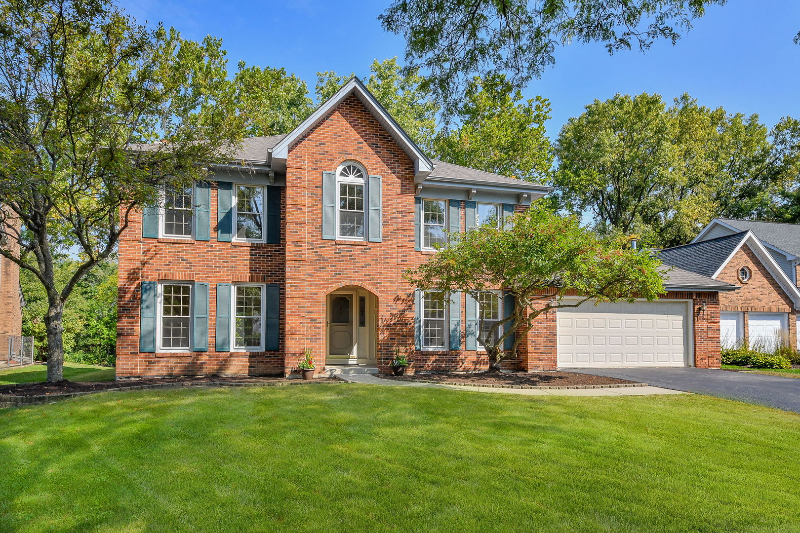 825 Biltmore Court Naperville, IL 60563 - Photo 2 of 45