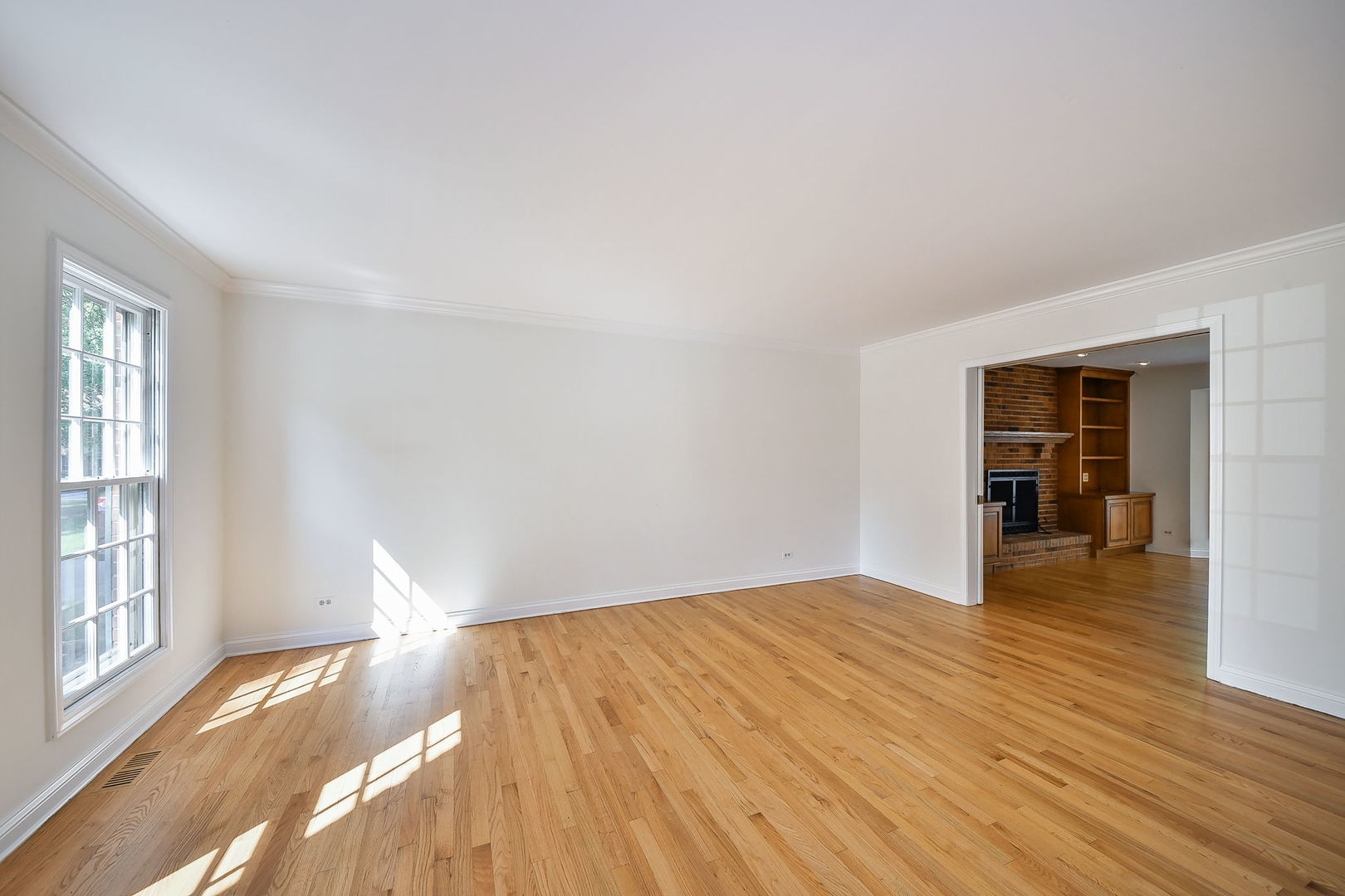 825 Biltmore Court Naperville, IL 60563 - Photo 5 of 45