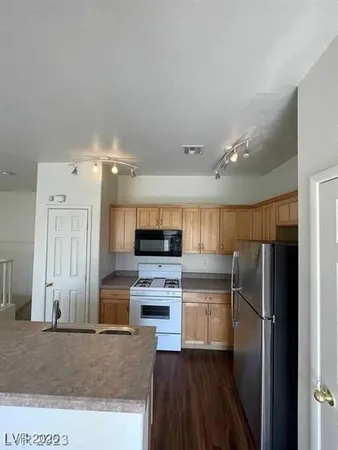 $289,900 | 6316 Beige Bluff Street, Unit 201, North Las Vegas, NV 89081