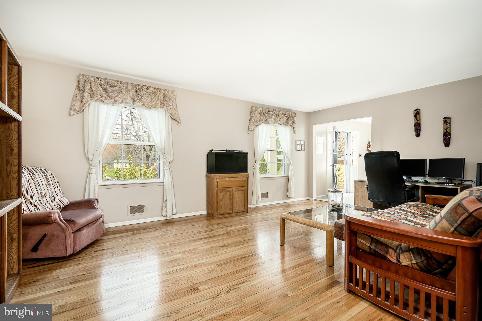 141 Hickory Corner Road East Windsor, NJ 08520 - Photo 5 of 24 Gallery Image 5