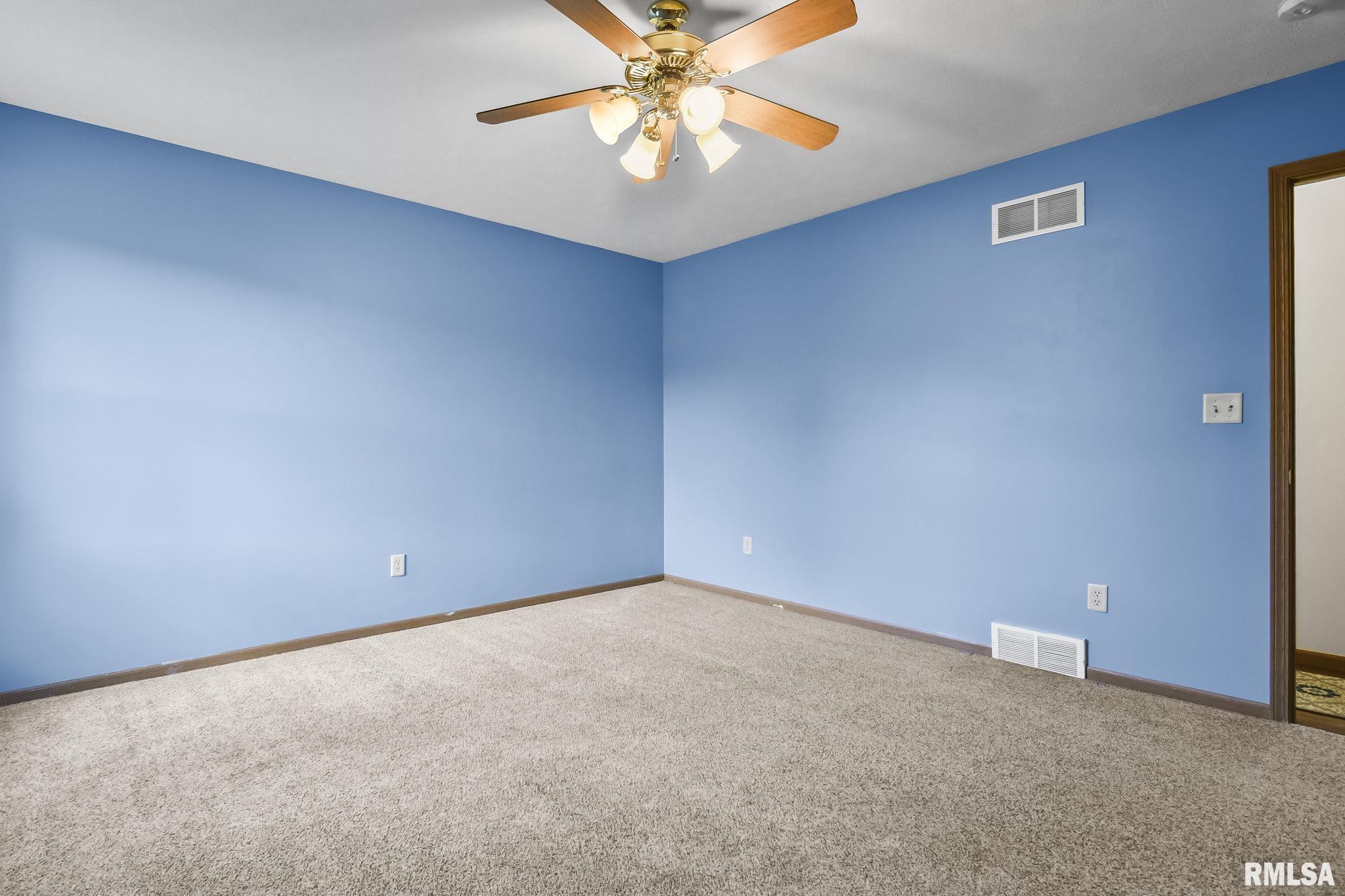 3058 Twin Lakes Drive Springfield, IL 62707 - Photo 12 of 29