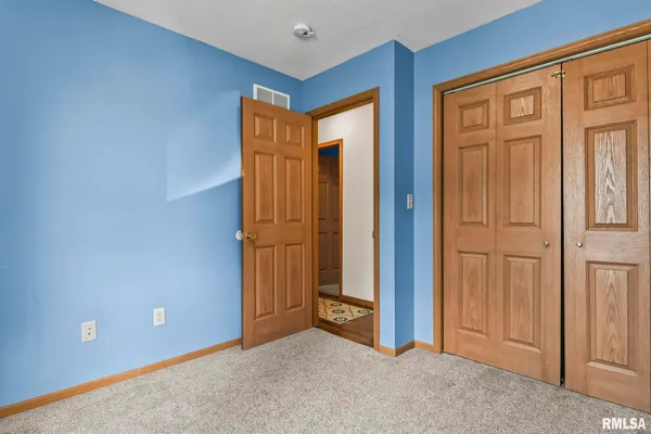 $219,000 | 3058 Twin Lakes Drive, Springfield, IL 62707