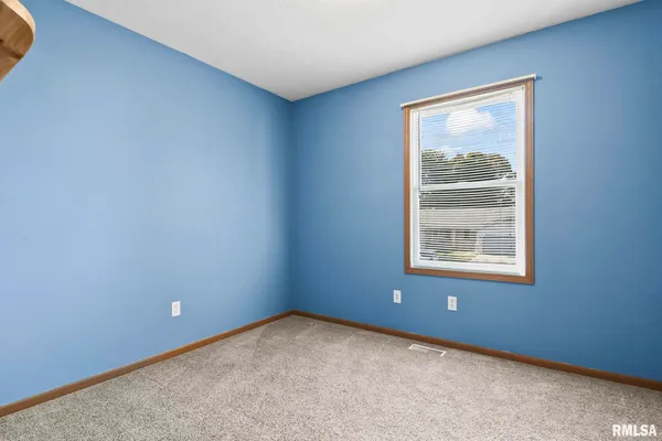 $219,000 | 3058 Twin Lakes Drive, Springfield, IL 62707