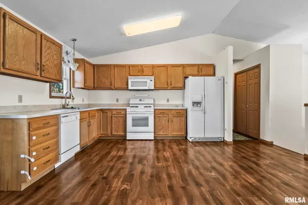 $219,000 | 3058 Twin Lakes Drive, Springfield, IL 62707