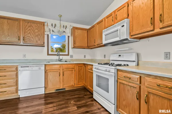 $219,000 | 3058 Twin Lakes Drive, Springfield, IL 62707