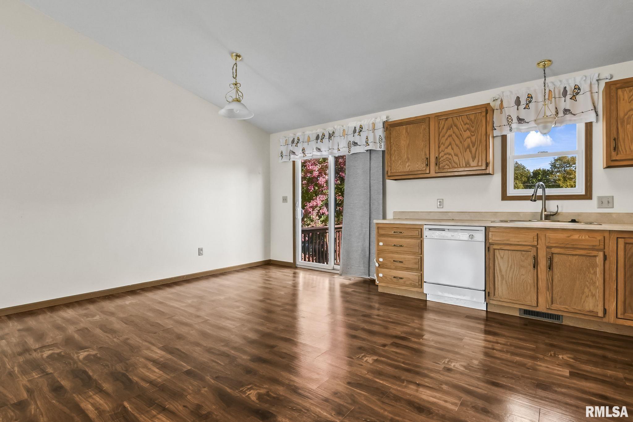 3058 Twin Lakes Drive Springfield, IL 62707 - Photo 9 of 29