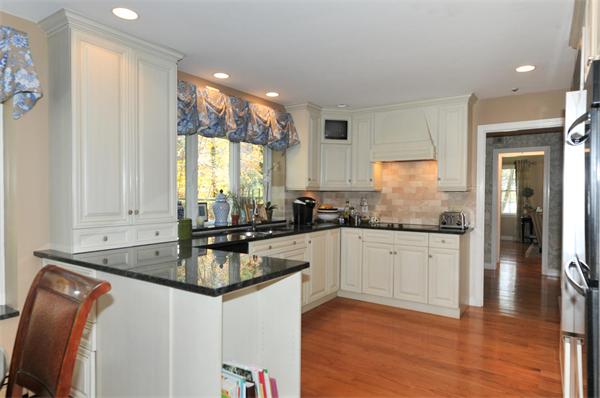 250 Old Farm Road Milton, MA 02186 - Photo 11 of 27 Gallery Image 11