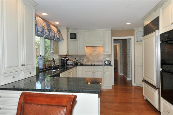 250 Old Farm Road Milton, MA 02186 - Photo 12 of 27 Gallery Image 12
