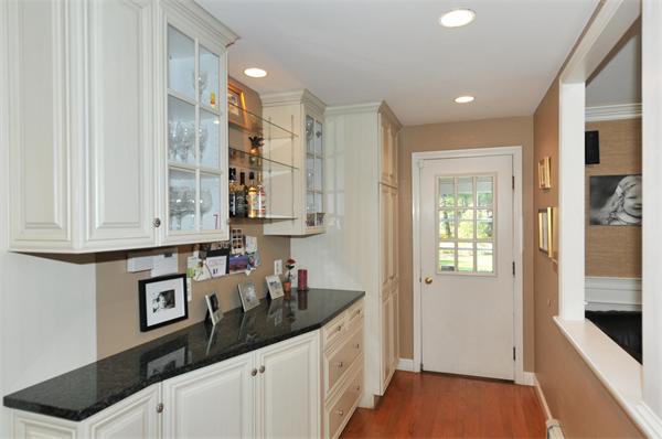 250 Old Farm Road Milton, MA 02186 - Photo 13 of 27 Gallery Image 13