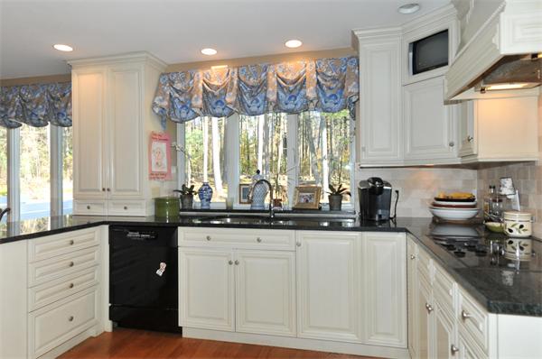 250 Old Farm Road Milton, MA 02186 - Photo 15 of 27 Gallery Image 15